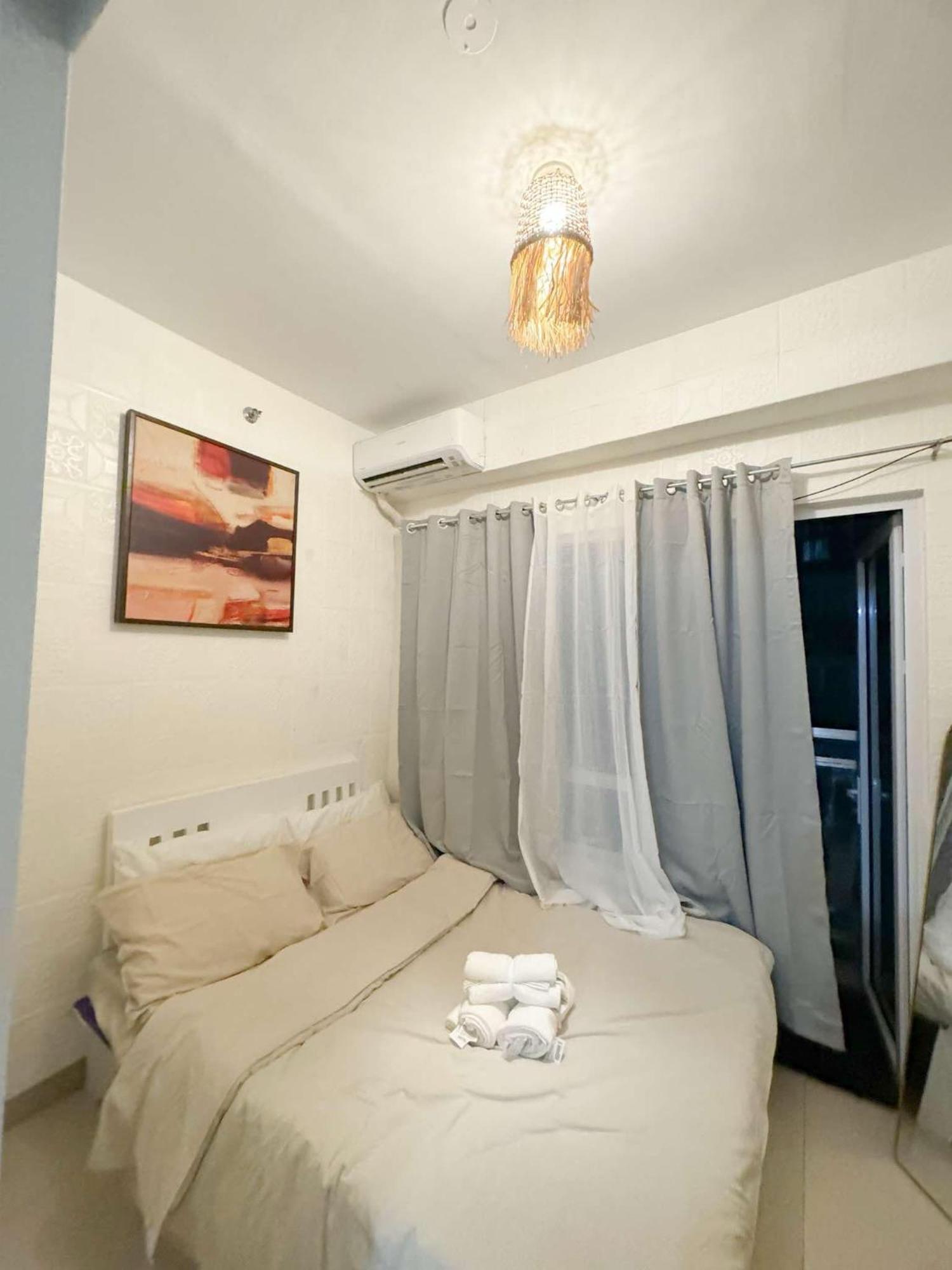 The Cozy Luxe Ph Apartment